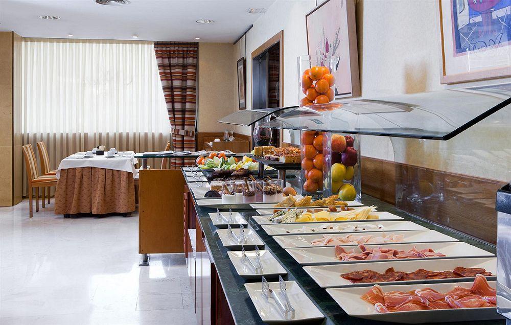 Nh Ciudad De Santander Hotel Ресторант снимка